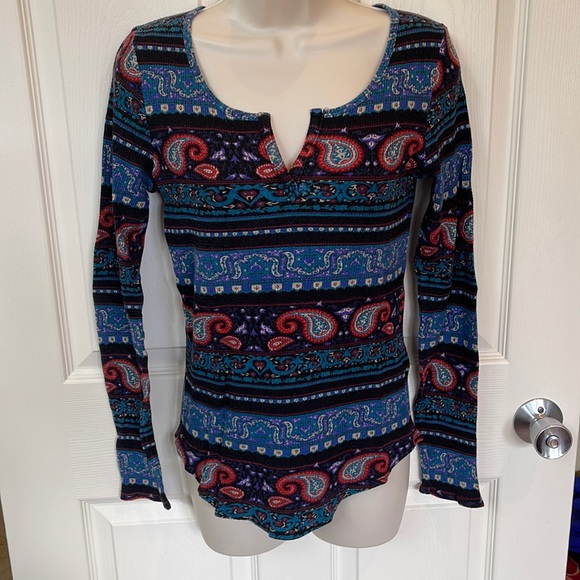 Lucky Brand Thermal Paisley Top - Picture 2 of 6